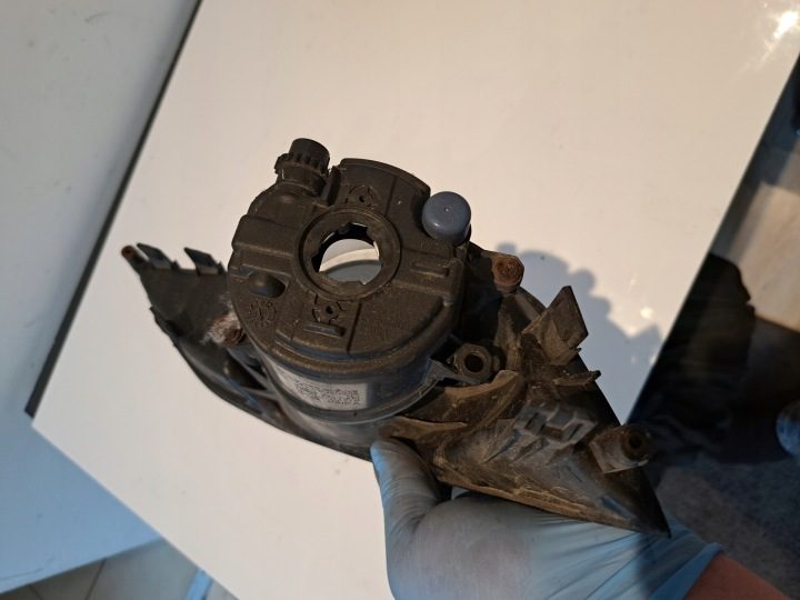 Toyota Auris I решетка заглушка бампера левая передняя + противотуманная фара 81481-02040, фото 7