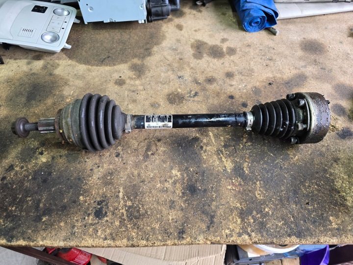 ПОЛУОСЬ ЛЕВАЯ ПЕРЕДНЯЯ VW AUDI SKODA SEAT 1.6 TDI 1K0407271BL, фото 1