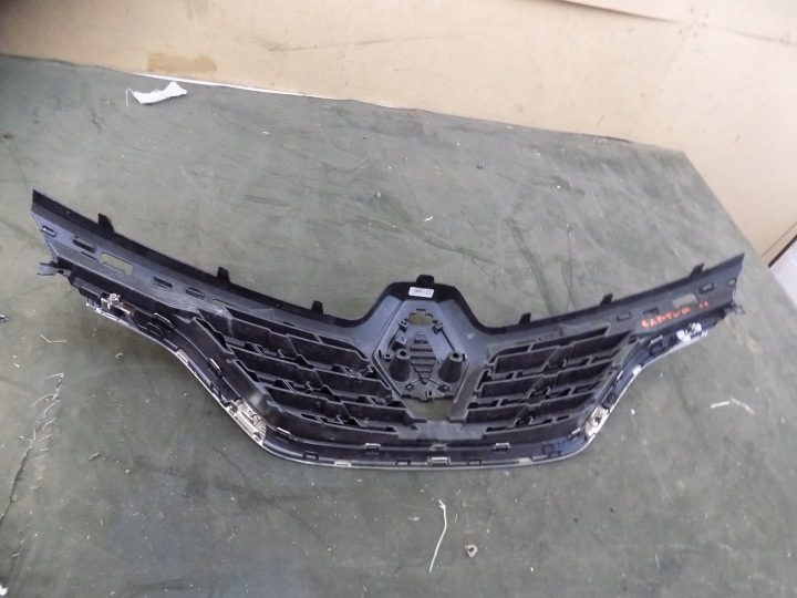 Решетка радиатора Renault Captur II 19- 623105565R хром целый, фото 6