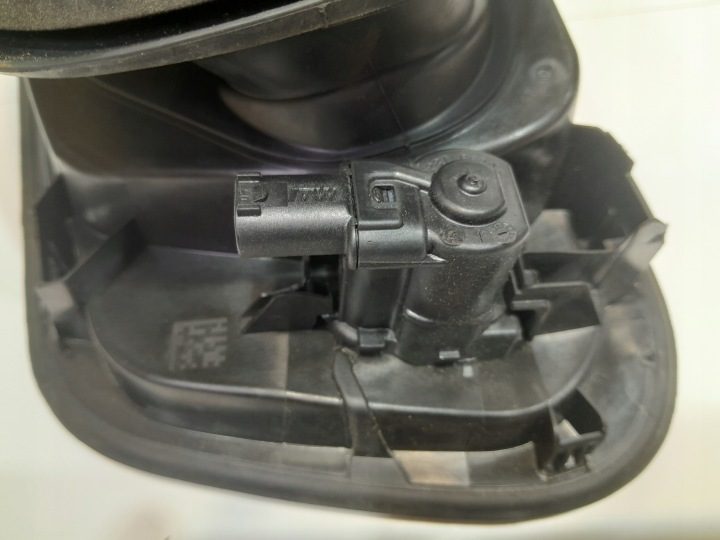 BMW 1 F40 ЛЮЧОК ГОРЛОВИНЫ БЕНЗОБАКА НИША 142904-10, фото 5