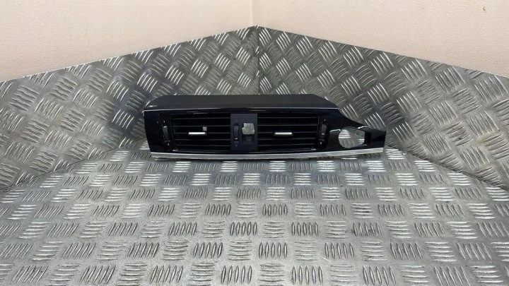 Воздухозаборник консоли BMW X3 (F25) 918474204 2.0L дизель 140 кВт 2015, фото 1