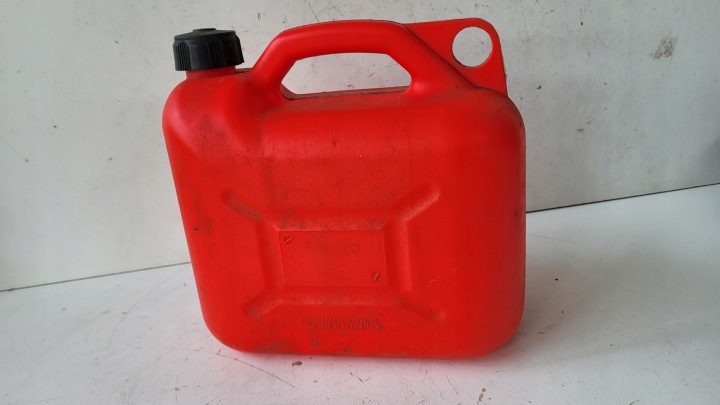 КАНИСТРА С ВОРОНКОЙ НА ТОПЛИВО БЕНЗИН КРАСНОЕ 5L, фото 5