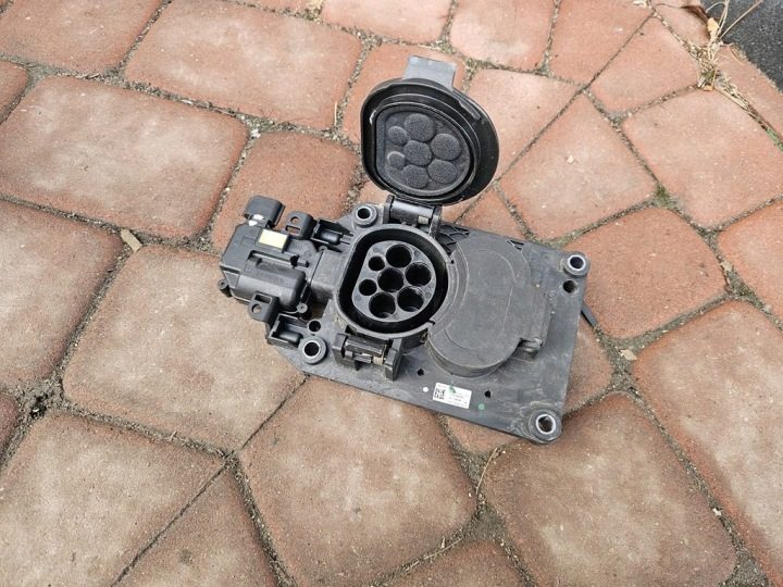 Разъем зарядки зарядное устройство передний Renault ZOE 243407561R, фото 1