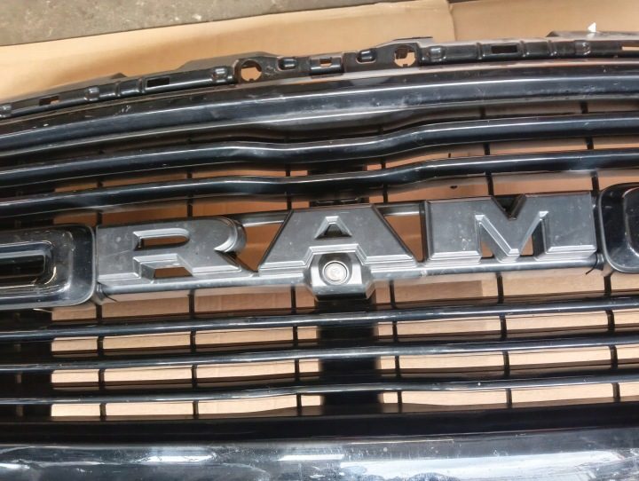 DODGE RAM 1500 В 2019 - 2024 РЕШЕТКА РАДИАТОРА ОРИГИНАЛ MOPAR В ХОРОШЕМ СОСТОЯНИИ, фото 2