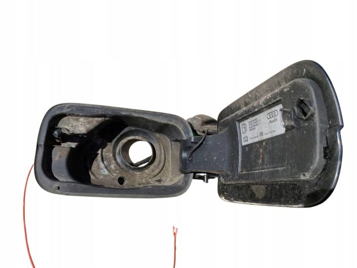 Audi A4 B9 лючок горловины бензобака 8W0809906A, фото 2
