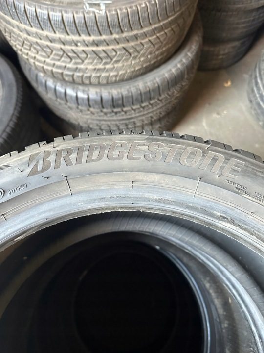 Шина зимняя Bridgestone Blizzak LM005 235/45R18 98 В сцепление на снегу (3PMSF), защита диска, усилитель (XL), фото 3