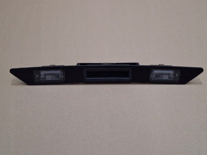 AUDI A3 8P A4 B7 A6 C6 НАКЛАДКА ПОДСВЕТКА НОМЕРА КНОПКА 8P4827574, фото 1