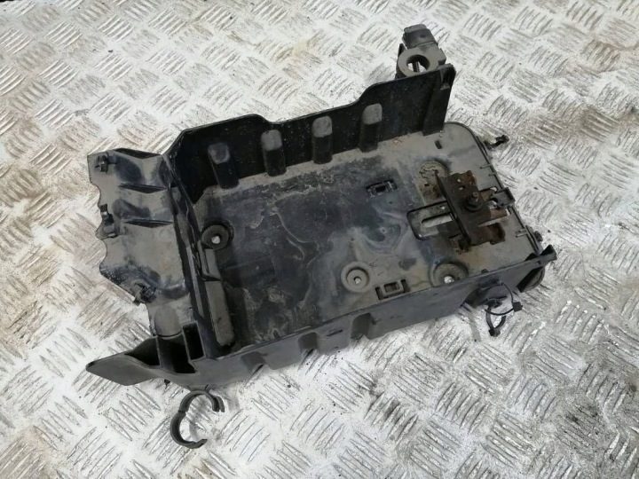 Opel Adam основание кожух аккумулятора 13374484, фото 1