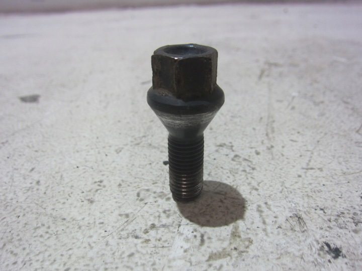 BMW E30 E36 E46 E90 E60 E39 БОЛТ КОЛЕСА ОРИГИНАЛ НА ШТ. 36136781150, фото 3