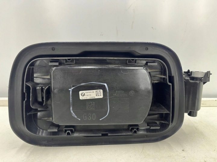 Лючок горловины бензобака BMW 5 G30 M5 F90 СЕДАН 17-20r. НЕ PRZEBITA 738793, фото 4
