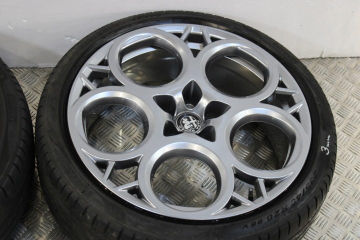 Колеса диски литые диски 235/40 R20 лето ET37 Alfa Romeo Tonale, фото 3