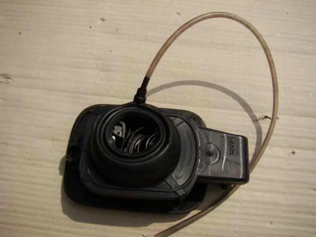 ЛЮЧОК ГОРЛОВИНЫ БЕНЗОБАКА VW JETTA Vl 2.0TDI 5C6809857 LC9A, фото 2