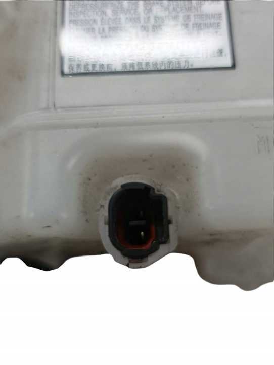 Toyota RAV 4 (XA50) 2020 Все Бачок тормозной жидкости, фото 7