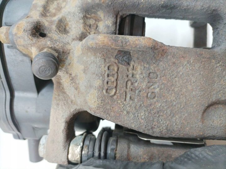 СУППОРТ ТОРМОЗНОЙ ПРАВЫЙ ЗАДНИЙ ЭЛЕКТРИЧЕСКИЙ 32335478 Audi A4 IV (2008-2015) B8, фото 4