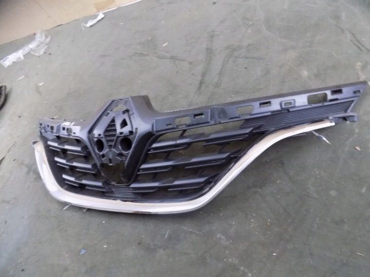 Решетка радиатора Renault Captur II 19- 623105565R хром целый, фото 2
