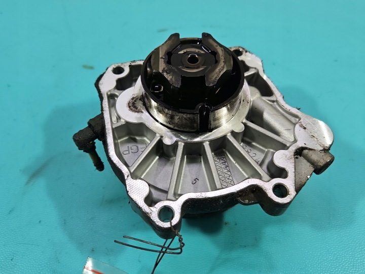 Насос вакуумный Opel Astra III H 55188660 1.9 CDTI, фото 3