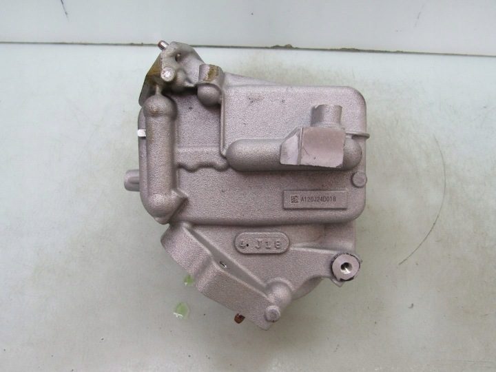 CX-30 2.0 SKYACTIV-X 21 г. РАДИАТОР ТОПЛИВА HF01-13565C, фото 6