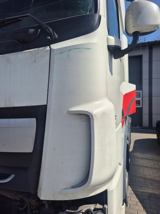 УГОЛ ОБТЕКАТЕЛЬ КАБИНЫ КАРКАС ПЕТЛЯ ЛЕВАЯ DAF XF 106 EURO 6, фото 1