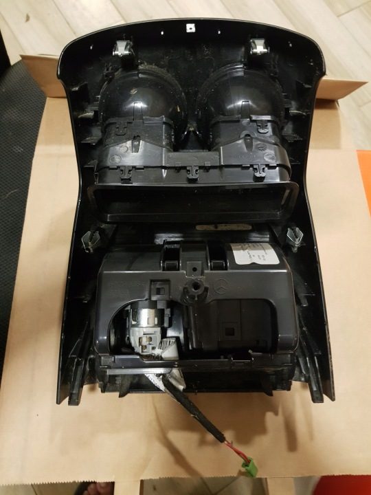 РЕШЕТКИ Обдува tunela задние Бардачок USB Mercedes E KL. W238 A238 EU, фото 7