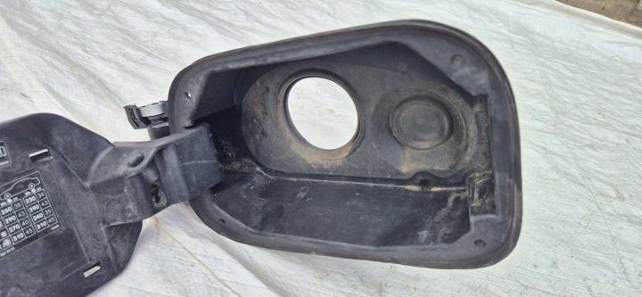 Mercedes CLA 2021 лючок горловины бензобака A1186306200, фото 2