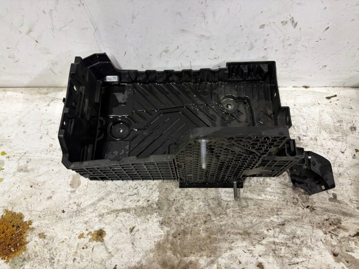 Площадка аккумулятора Peugeot 2008 II 9823533180, фото 1