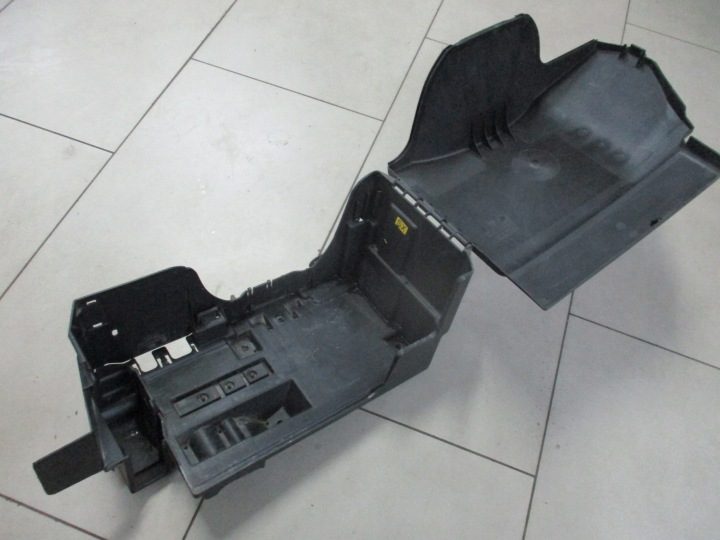 Signum Vectra C 03-08 корпус крепление аккумулятора 24438485 24438484, фото 1