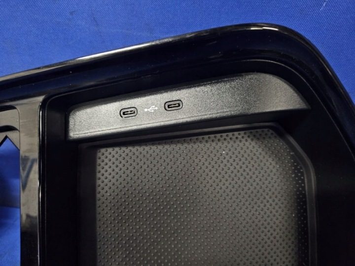 РАМКА ЦЕНТРАЛЬНЫЙ ТОННЕЛЬ ГНЕЗДО ПОРТ USB SKODA KAMIQ, фото 2