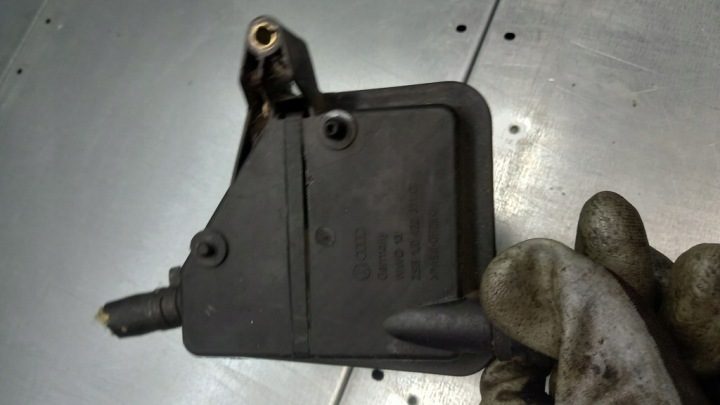 БАЧОК СИСТ. ГИДРОУСИЛИТЕЛЯ VW GOLF IV 1.4B 97-06R 1J0422371C, фото 1