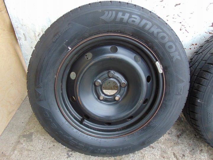 Диски шины колеса зимние 2 шт. Hyundai IX35 6,5X16H2 ET45 5X115 215/65R16, фото 2