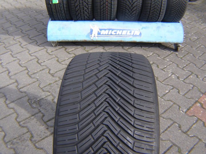 Шина всесезонная Continental AllSeasonContact 245/35R19 93 Y сцепление на снегу (3PMSF), защита диска, усилитель (XL), фото 1