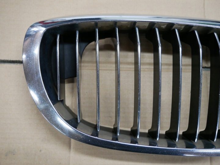 BMW E46 ПРАВАЯ НОЗДРЯ РЕШЕТКА РАДИАТОРА ПЕРЕДНЯЯ 7064324 7064322, фото 3