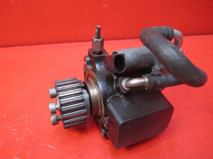 ТНВД VW Seat Audi Skoda 1.6 TDI 03L130755AJ CAY 2013 г., фото 2