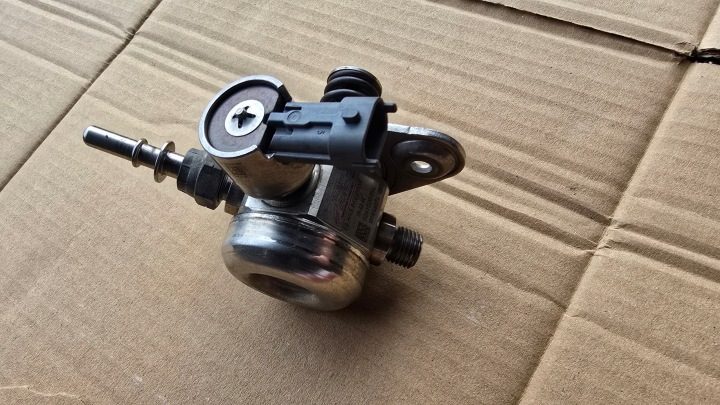 ТНВД топлива Alfa Romeo Giulietta 1.75 TBI 55220390, фото 1