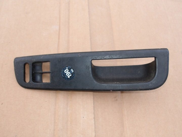 Ручка внутренняя Volkswagen Golf IV левая 3B1867171D, фото 1