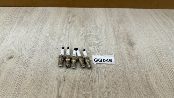 СВЕЧА ЗАЖИГАНИЯ RENAULT 5 25 SAFRANE 21 CITROEN OPEL 7700500204 GG046, фото 1
