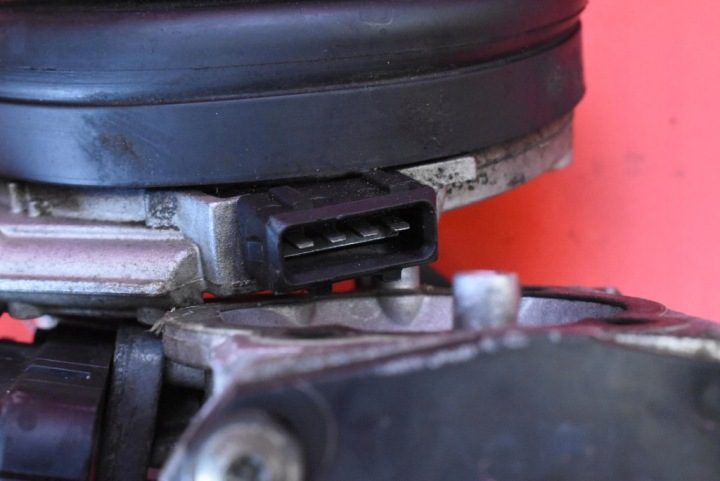 Дроссельная заслонка моновпрыск 0438201521 0132008601 VW Polo 3 III 6N 1.3 8V 55 л.с., фото 8