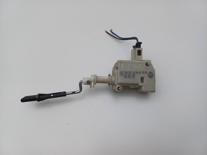 ПРИВОД ЛЮЧКА ГОРЛОВИНЫ БЕНЗОБАКА VW TOURAN 1T0810773 / 3B0959782 NR541, фото 1