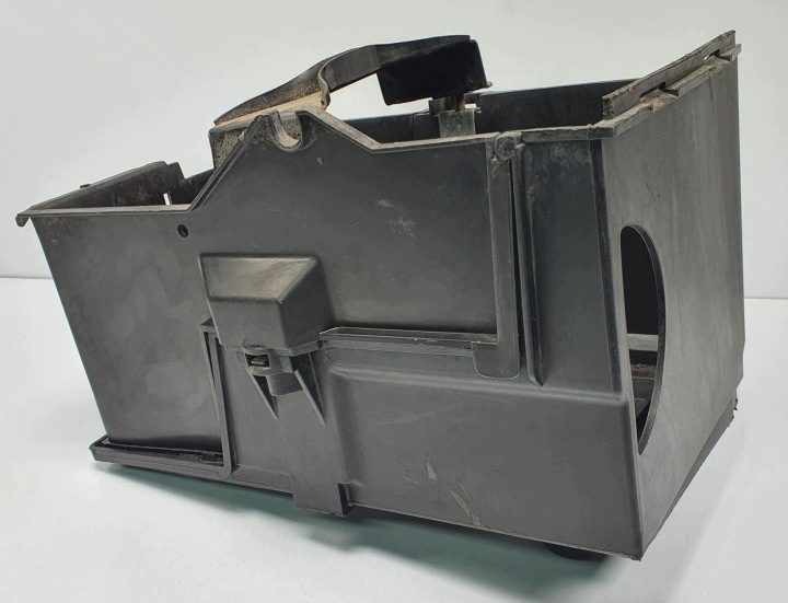 Корпус площадка аккумулятора Volvo C30 30667941 3M51-10723-BJ, фото 5
