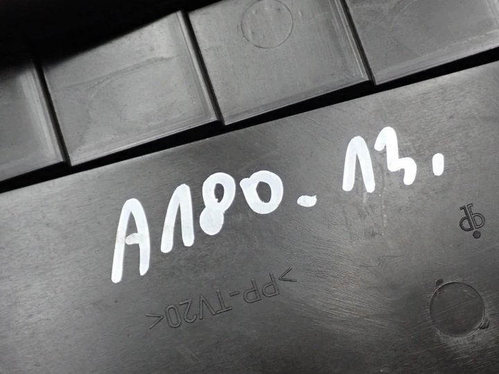 Крышка аккумулятора оригинал A2465410005 Mercedes A-класс W176 13 г., фото 5