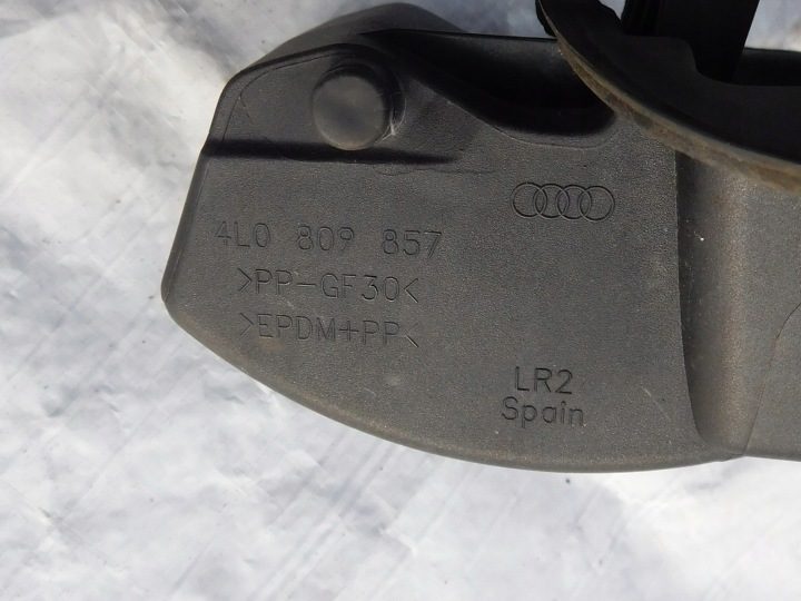 Audi Q7 4L лючок горловины бензобака 4L0809857 код краски LZ9Y черный, фото 4