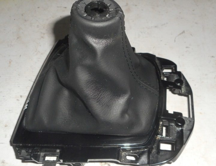 Mazda 3 III BM чехол переключения передач DA6T-64341, фото 2