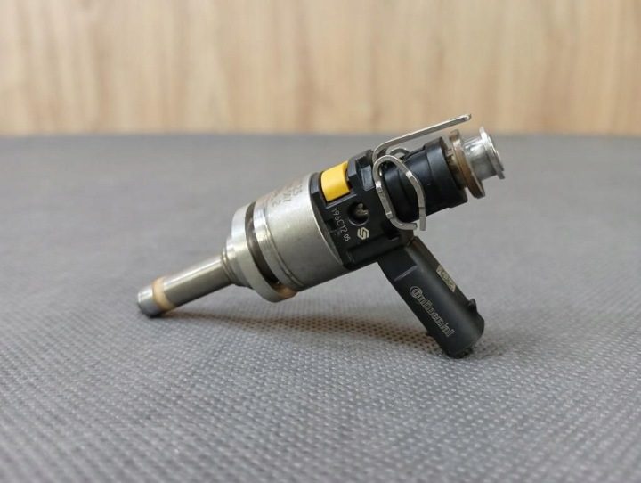 MERCEDES E-КЛАСС A207 W207 ФОРСУНКА ТОПЛИВА 1.8 л A2710781123, фото 1