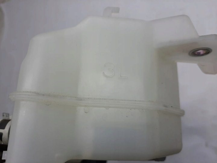 Бачок тормозной жидкости TOYOTA 281327 2.5L гибрид 144 кВт 2020, фото 4
