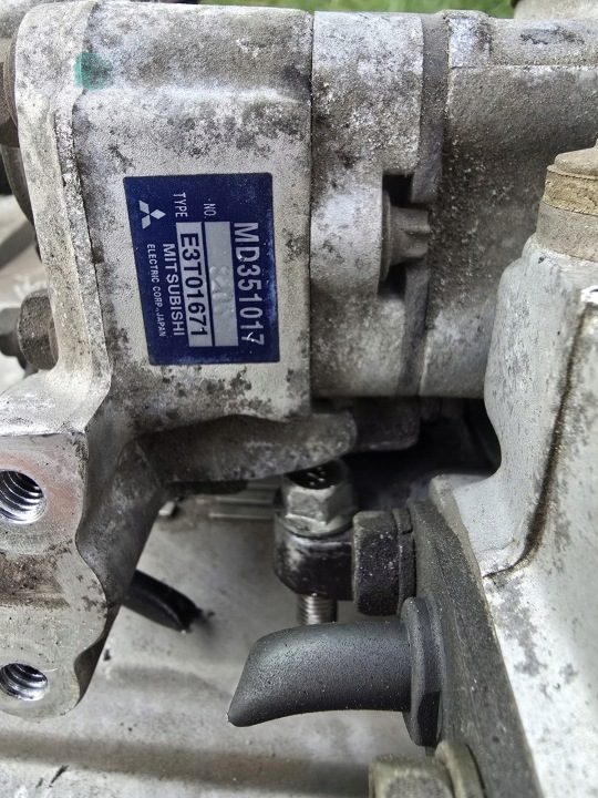 Mitsubishi OE MD351017 топливный насос, фото 2