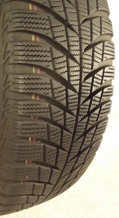 Шина зимняя Bridgestone Blizzak LM001 185/65R15 88 т сцепление на снегу (3PMSF), защита диска, фото 4