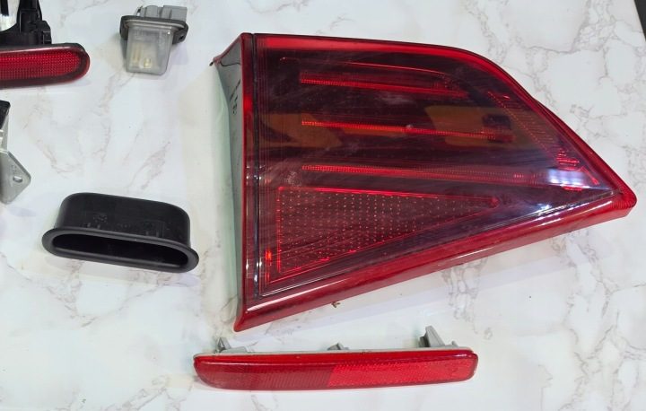 SUZUKI Vitara КРЫШКА БАГАЖНИКА фонарь камера замок подсветка номера LED, фото 3