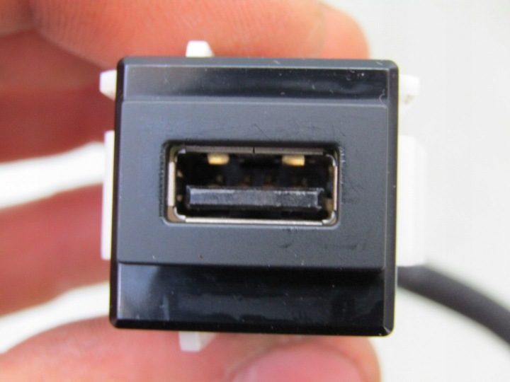 CX-30 21 г. гнездо вход порт USB Bdgf-669U0 Bdgf-669U0 A, фото 1