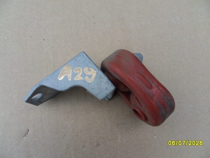 КРОНШТЕЙН ГЛУШИТЕЛЯ VOLKSWAGEN OE 5Q0253144R, фото 1