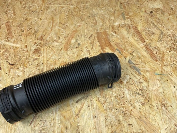 Заборник патрубок трубка воздуха VW Skoda Seat Audi 5Q0129618E, фото 3
