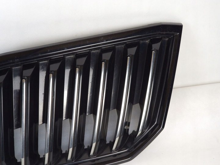 SKODA SUPERB 3 III РЕШЕТКА РАДИАТОРА РАМКА 3V0853653B ЧЕРНАЯ SPORTLINE RS, фото 3